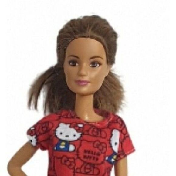 Barbie Doll & Accessories Set With Green Skirt Hello Kitty Red Top - Picture 2 of 6
